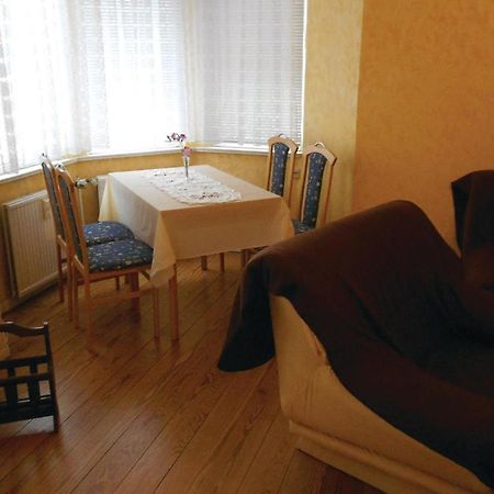 Lovely Apartment In Waren-Mueritz With Kitchen Bagian luar foto