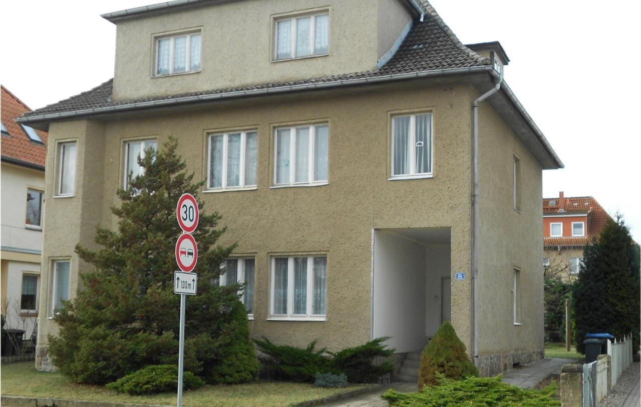 Lovely Apartment In Waren-Mueritz With Kitchen Bagian luar foto