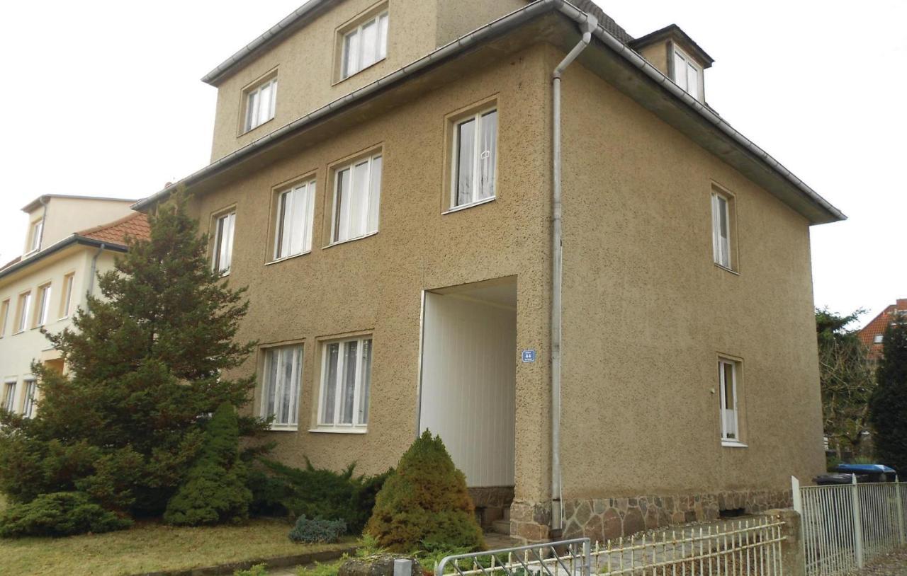 Lovely Apartment In Waren-Mueritz With Kitchen Bagian luar foto