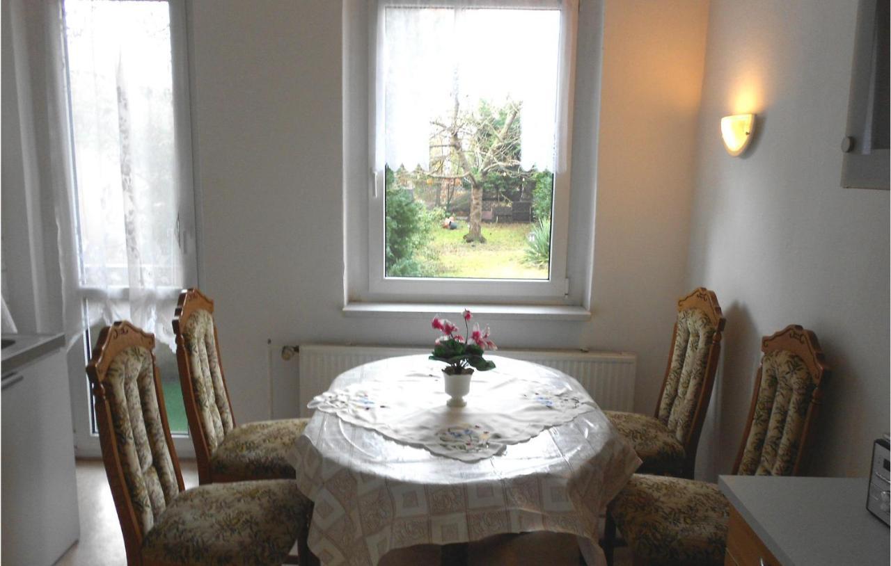Lovely Apartment In Waren-Mueritz With Kitchen Bagian luar foto